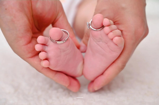 香河宝宝和宝贝哪个更爱